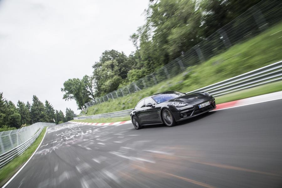 Porsche Panamera Turbo 2016 года  (фото 8 из 53)